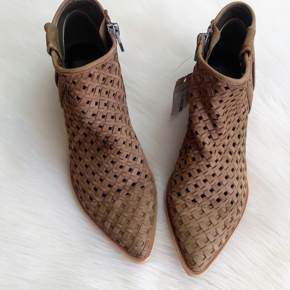 Dolce Vita Shoes - ❤️LAST PAIR❤️🌿BASKET BOOTIES🌿
